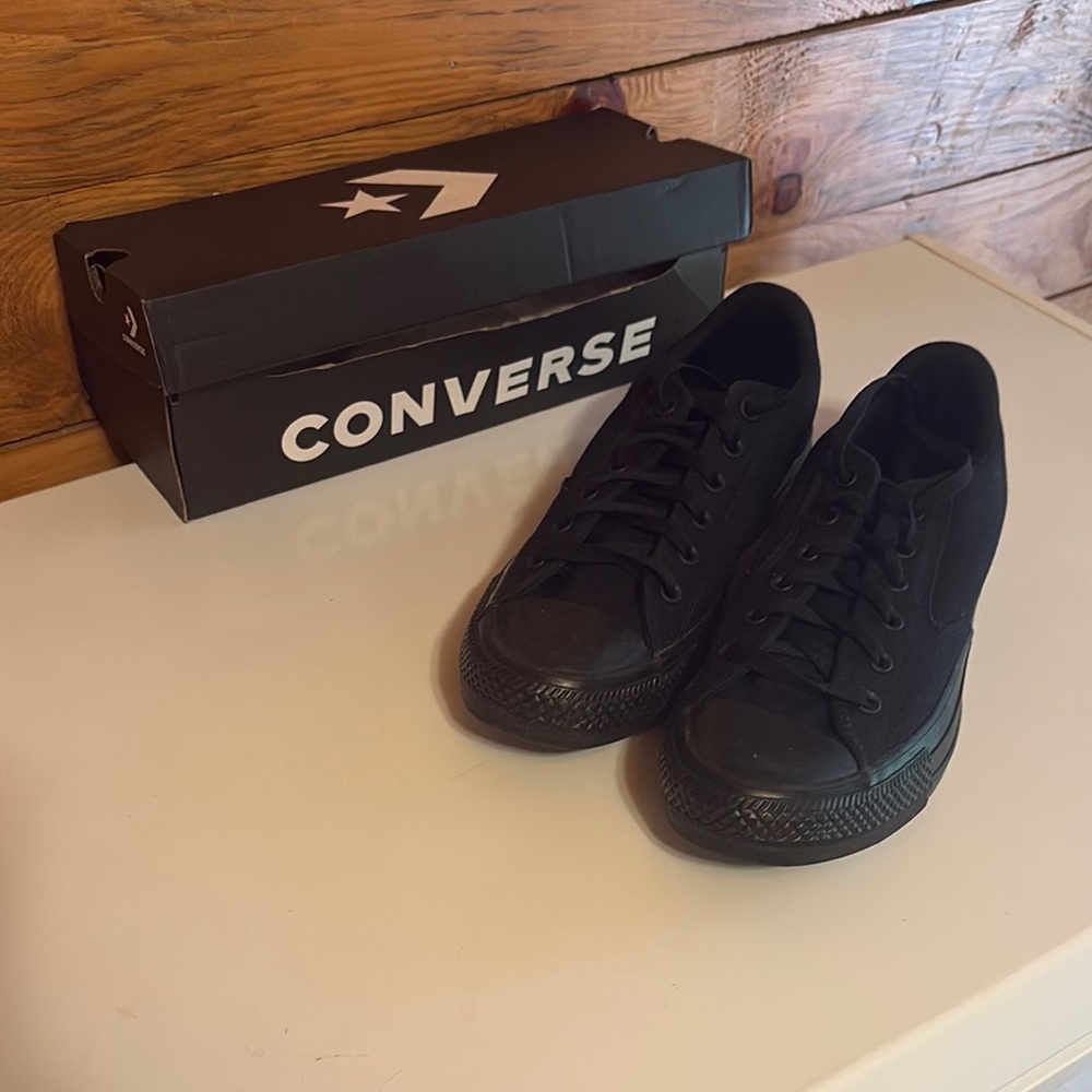 Converse Men's All Black Sneakers